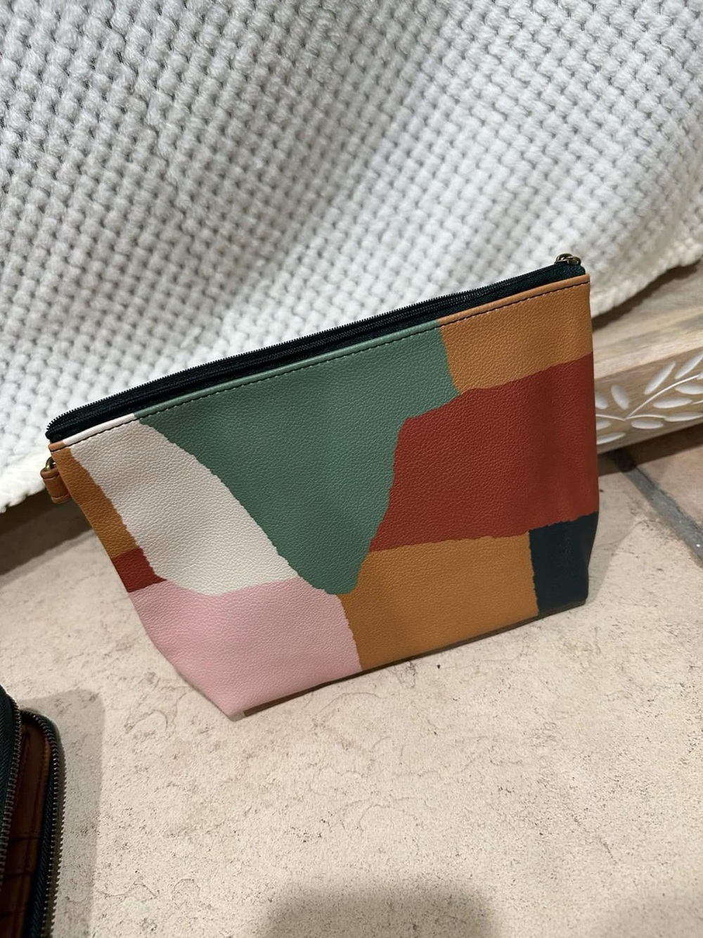 Thirty one gifts tapered pouch
